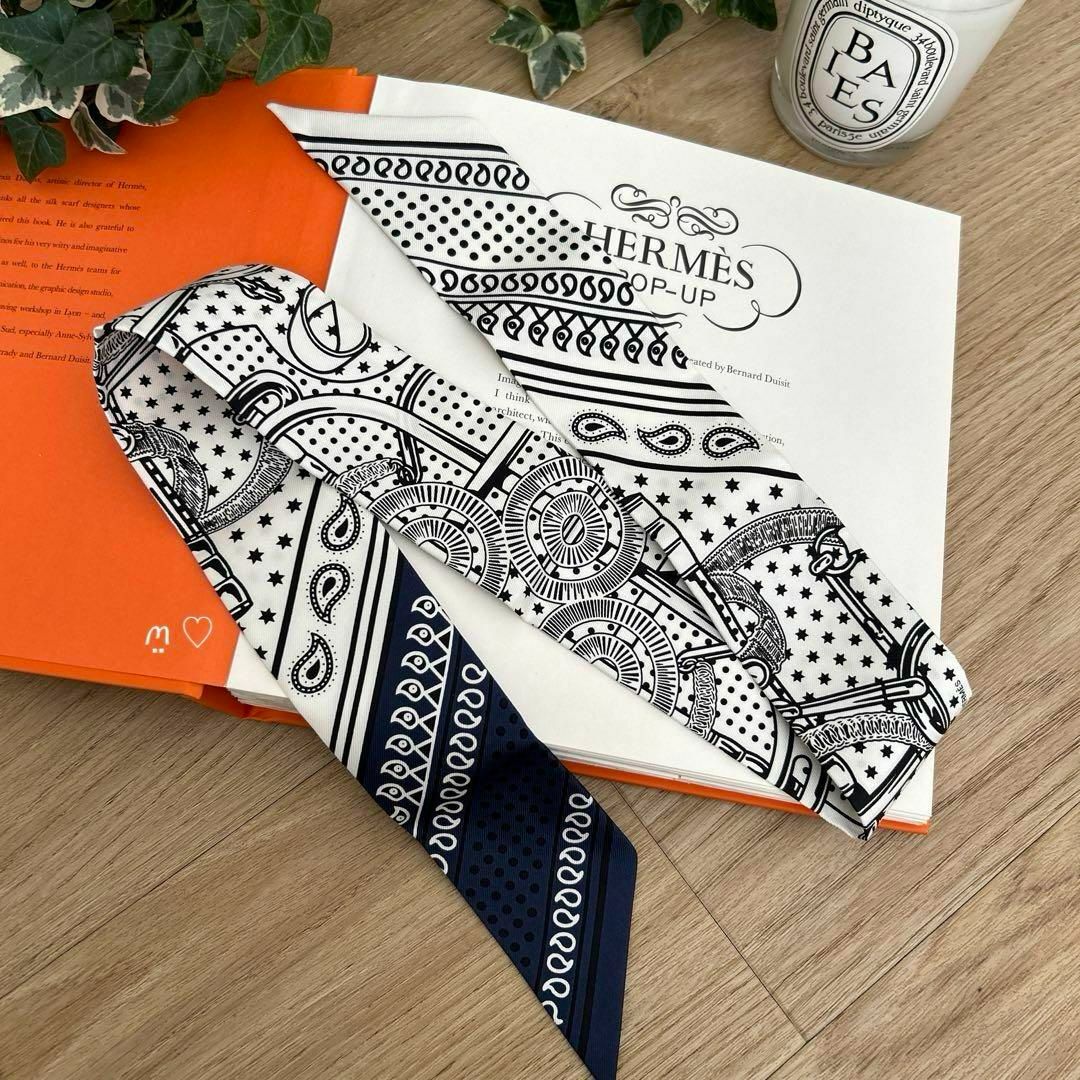 エルメス HERMES ツイリー エプロンドール バンダナ 白 マリン エルメス HERMES ツイリー エプロンドール バンダナ 白 マリン
