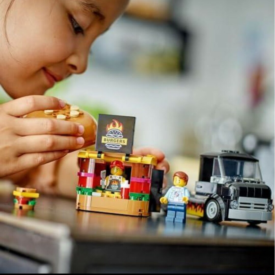 Lego(レゴ)のレゴLEGO シティ バーガートラック おもちゃ 玩具 プレゼント ブロック 男 キッズ/ベビー/マタニティのおもちゃ(知育玩具)の商品写真
