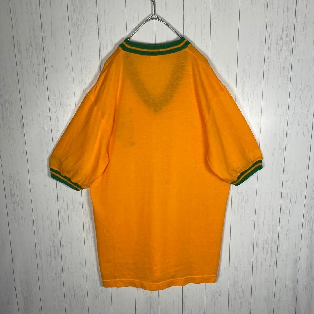 VINTAGE(ヴィンテージ)の[古着]ビンテージ　半袖　リンガーTシャツ　ワンポイント刺繍　Ｖネック　オレンジ メンズのトップス(Tシャツ/カットソー(半袖/袖なし))の商品写真