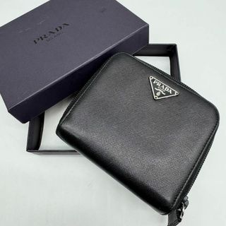 PRADA - 【極美品✨】プラダ 三角プレート 折財布 ブラック サフィアーノレザー ブラック