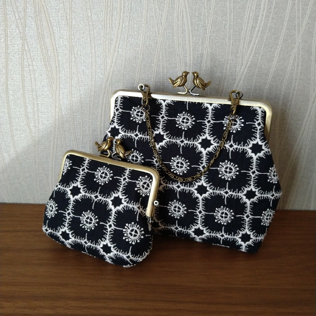 mina perhonen(ミナペルホネン)のnew❣ 小鳥の口金 がま口セレモニーバッグnavy☆ミナペルホネンハンドメイド ハンドメイドのファッション小物(バッグ)の商品写真