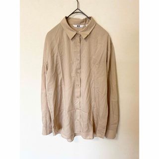 ユニクロ(UNIQLO)のユニクロ　レーヨンブラウス（長袖）　ベージュ　Mサイズ(シャツ/ブラウス(長袖/七分))