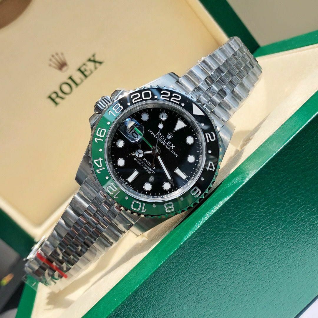 ROLEX - 美品 サブマリーナ自動巻き 40MMの通販 by ミハル's shop ROLEX - 美品 サブマリーナ自動巻き 40MMの通販 by ミハル's shop