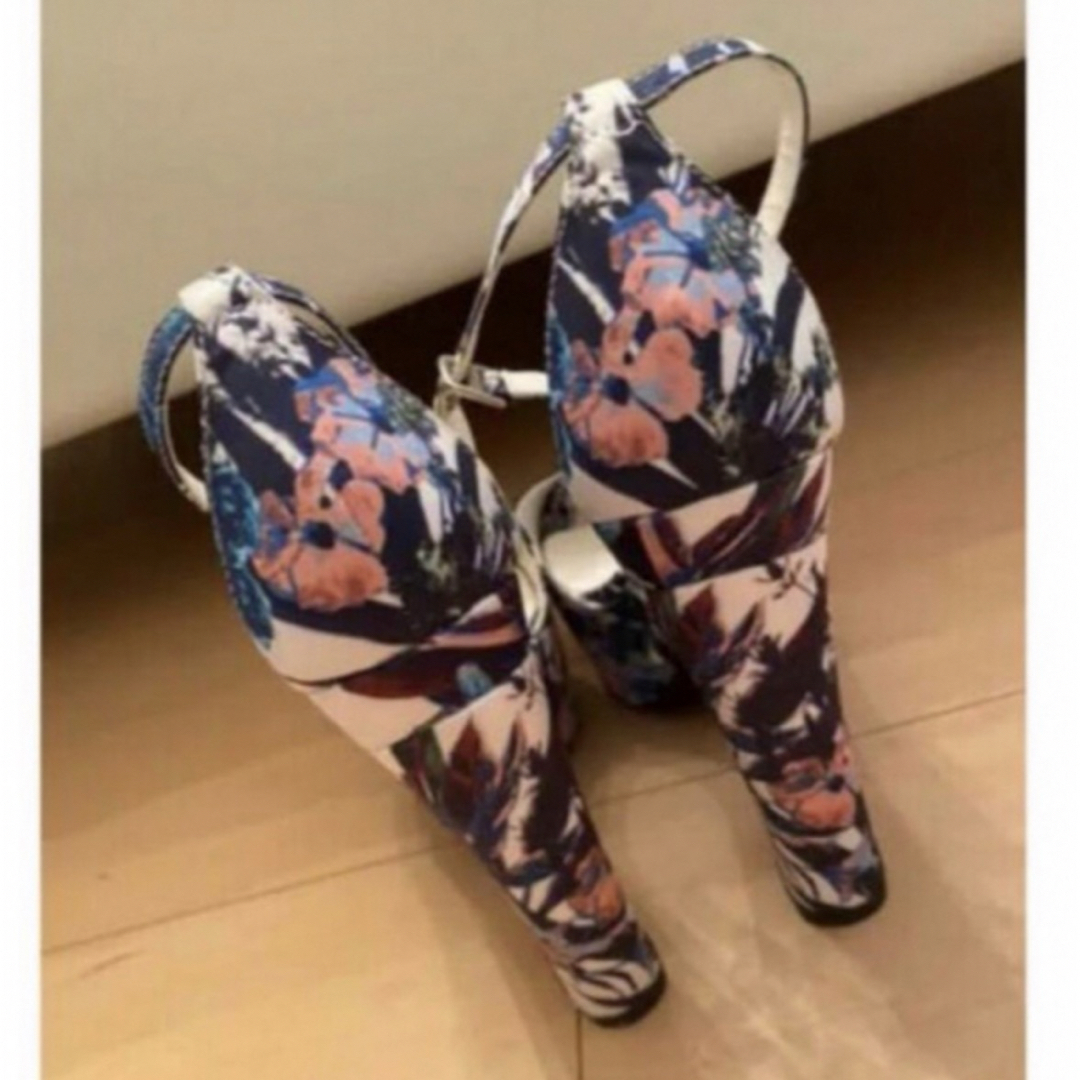 MURUA(ムルーア)のMURUA 花柄サンダル レディースの靴/シューズ(サンダル)の商品写真