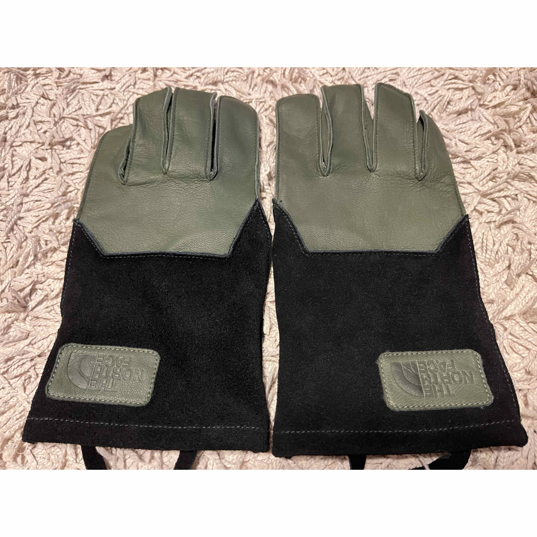 THE NORTH FACE(ザノースフェイス)のTHE NORTH FACE TNF Camp Glove ほぼ新品 スポーツ/アウトドアのアウトドア(その他)の商品写真