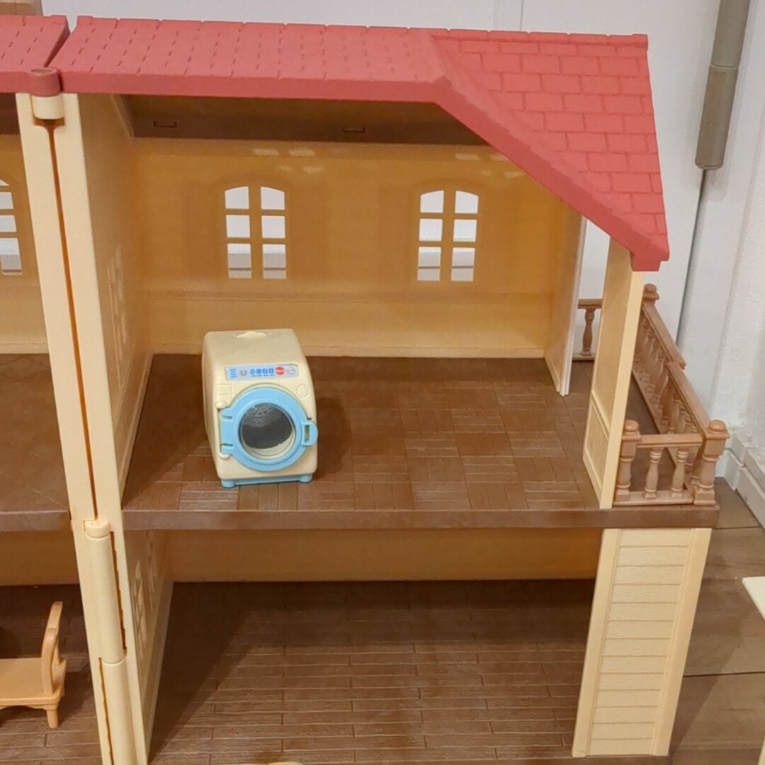 シルバニアファミリー　赤い屋根の大きな家 エンタメ/ホビーのおもちゃ/ぬいぐるみ(キャラクターグッズ)の商品写真
