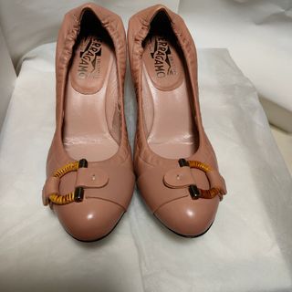 サルヴァトーレフェラガモ(Salvatore Ferragamo)の【超美品】SALVATORE FERRAGAMO　パンプス(ハイヒール/パンプス)