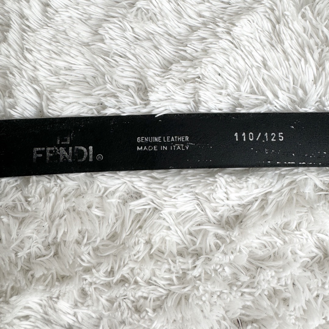 FENDI(フェンディ)の【美品】フェンディ ベルト ズッカ ロゴ バックル シルバー メンズ レザー メンズのファッション小物(ベルト)の商品写真