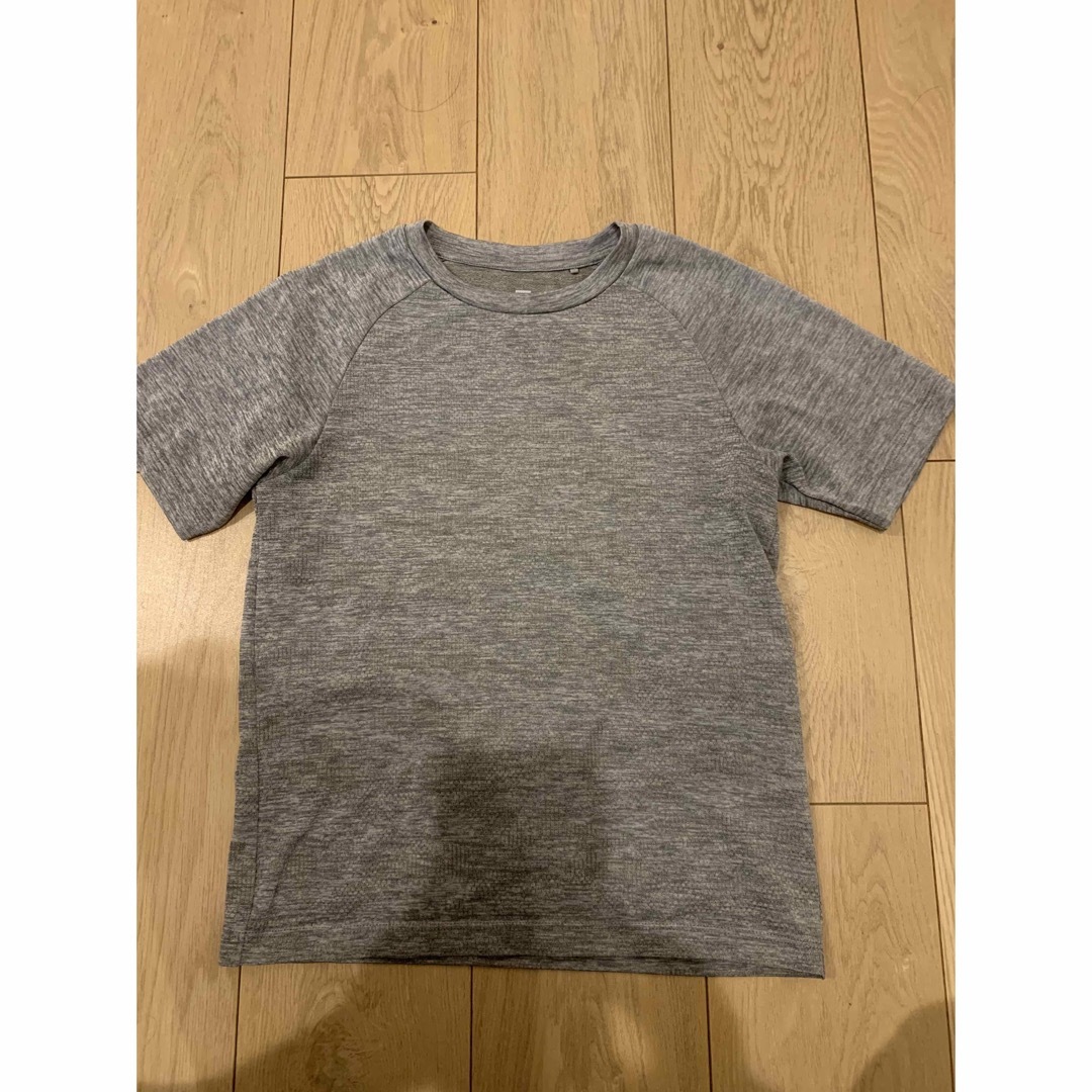 UNIQLO(ユニクロ)のユニクロ　ドライTシャツ　130 キッズ/ベビー/マタニティのキッズ服男の子用(90cm~)(Tシャツ/カットソー)の商品写真