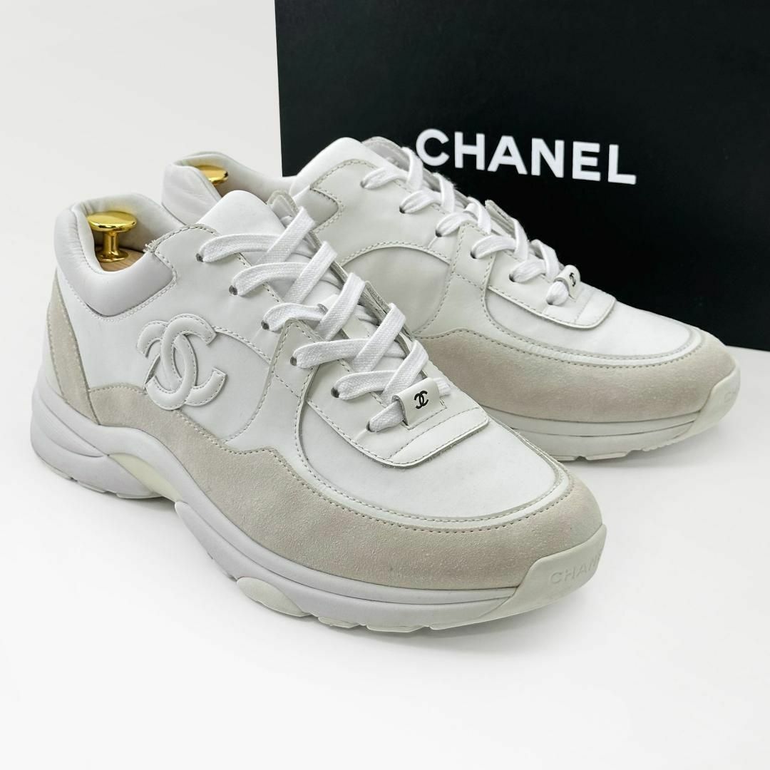 CHANEL(シャネル)の★美品★シャネル スニーカー ココマーク トレーナーズ ランナー 白 メンズ メンズの靴/シューズ(スニーカー)の商品写真