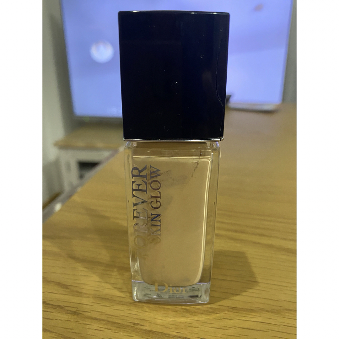 Christian Dior(クリスチャンディオール)のクリスチャンディオール スキンフォーエヴァー フルイド グロウ 30mL 1W コスメ/美容のベースメイク/化粧品(ファンデーション)の商品写真