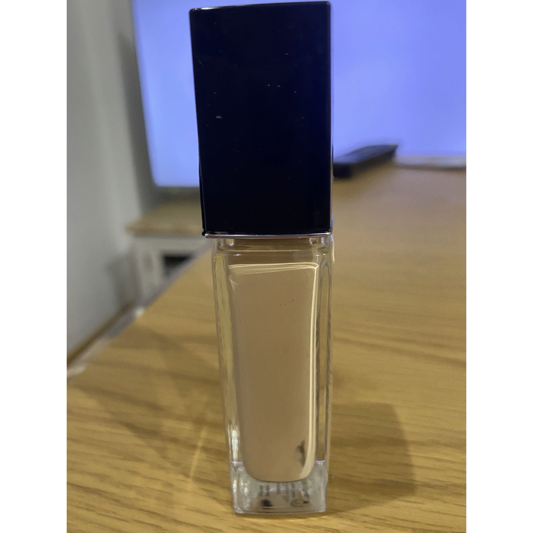 Christian Dior(クリスチャンディオール)のクリスチャンディオール スキンフォーエヴァー フルイド グロウ 30mL 1W コスメ/美容のベースメイク/化粧品(ファンデーション)の商品写真