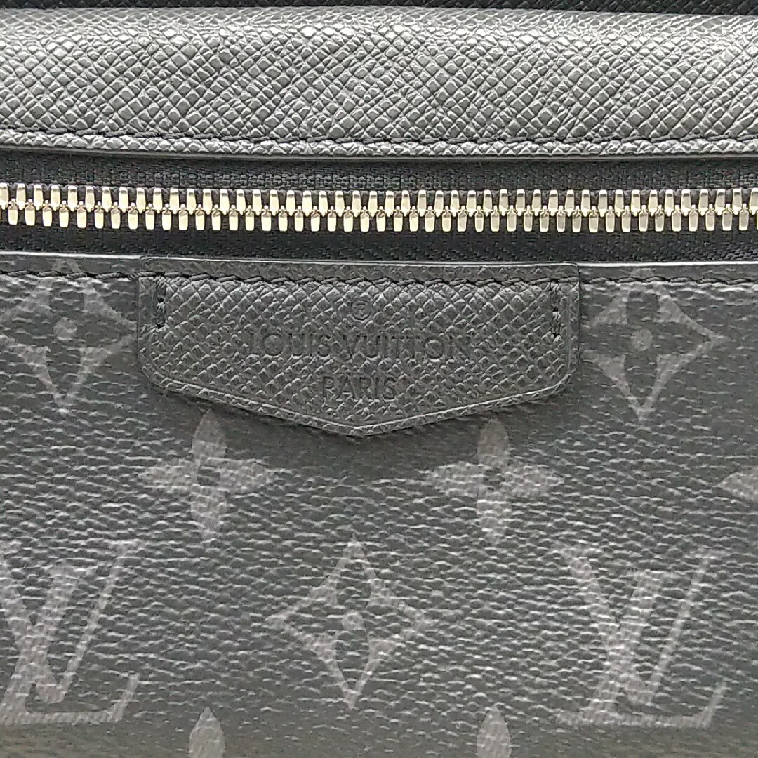 LOUIS VUITTON(ルイヴィトン)のLOUIS VUITTON ルイ・ヴィトン バムバックアウトドア メンズのバッグ(ショルダーバッグ)の商品写真