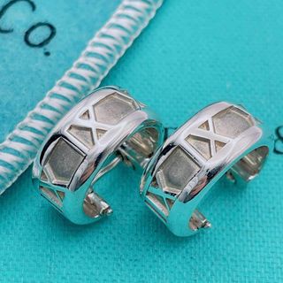 ティファニー(Tiffany & Co.)のTiffany & Co. ピアス　フープ　アトラス　シルバー925(ピアス)