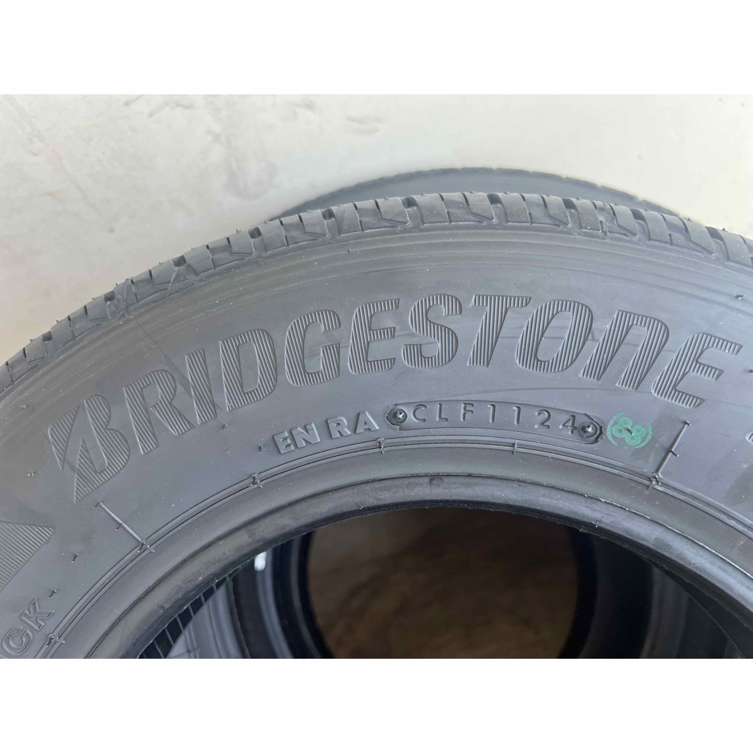 BRIDGESTONE(ブリヂストン)の新品145/80R12LT 6PR BRIDGESTONE 4本セット 自動車/バイクの自動車(タイヤ)の商品写真