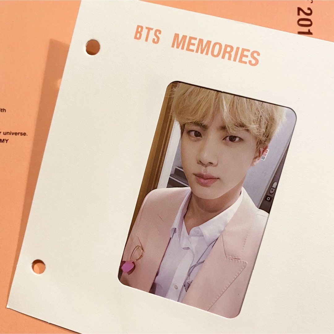 防弾少年団(BTS)(ボウダンショウネンダン)の【公式】BTS MEMORIES 2019 blu-ray ジン トレカ エンタメ/ホビーのCD(K-POP/アジア)の商品写真