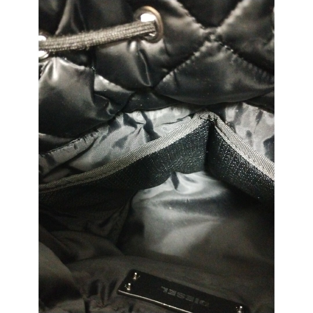 DIESEL(ディーゼル)のディーゼル NYDUVET BUCKET キルティング  2WAY ショルダー レディースのバッグ(ショルダーバッグ)の商品写真