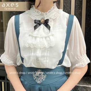 アクシーズファム(axes femme)の【訳あり】axes femme カメオ×ジャボブローチ付ブラウス(シャツ/ブラウス(半袖/袖なし))