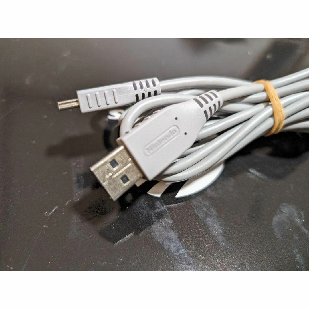 2本　WiiU　ワイヤレスコントローラーPRO　充電ケーブル　WUP-018 エンタメ/ホビーのゲームソフト/ゲーム機本体(家庭用ゲーム機本体)の商品写真