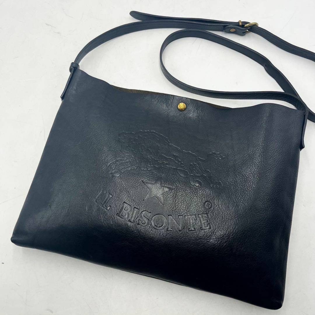 IL BISONTE(イルビゾンテ)の美品✨ イルビゾンテ　ショルダーバッグ サコッシュ　シボ革 デカロゴ レディースのバッグ(ショルダーバッグ)の商品写真