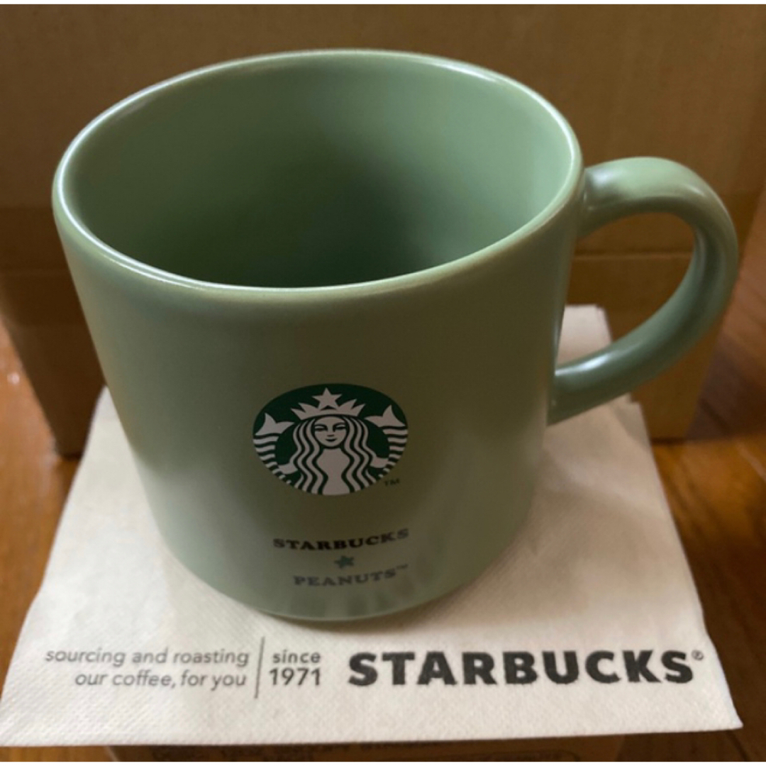 Starbucks(スターバックス)の新品　スタバ　スヌーピー　マグカップ　スタッキングマグ　2個セット インテリア/住まい/日用品のキッチン/食器(グラス/カップ)の商品写真