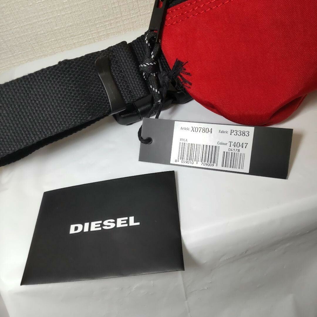 DIESEL(ディーゼル)のDIESEL ディーゼル ボディバッグ ウエストポーチ レッド ユニセックス レディースのバッグ(ボディバッグ/ウエストポーチ)の商品写真