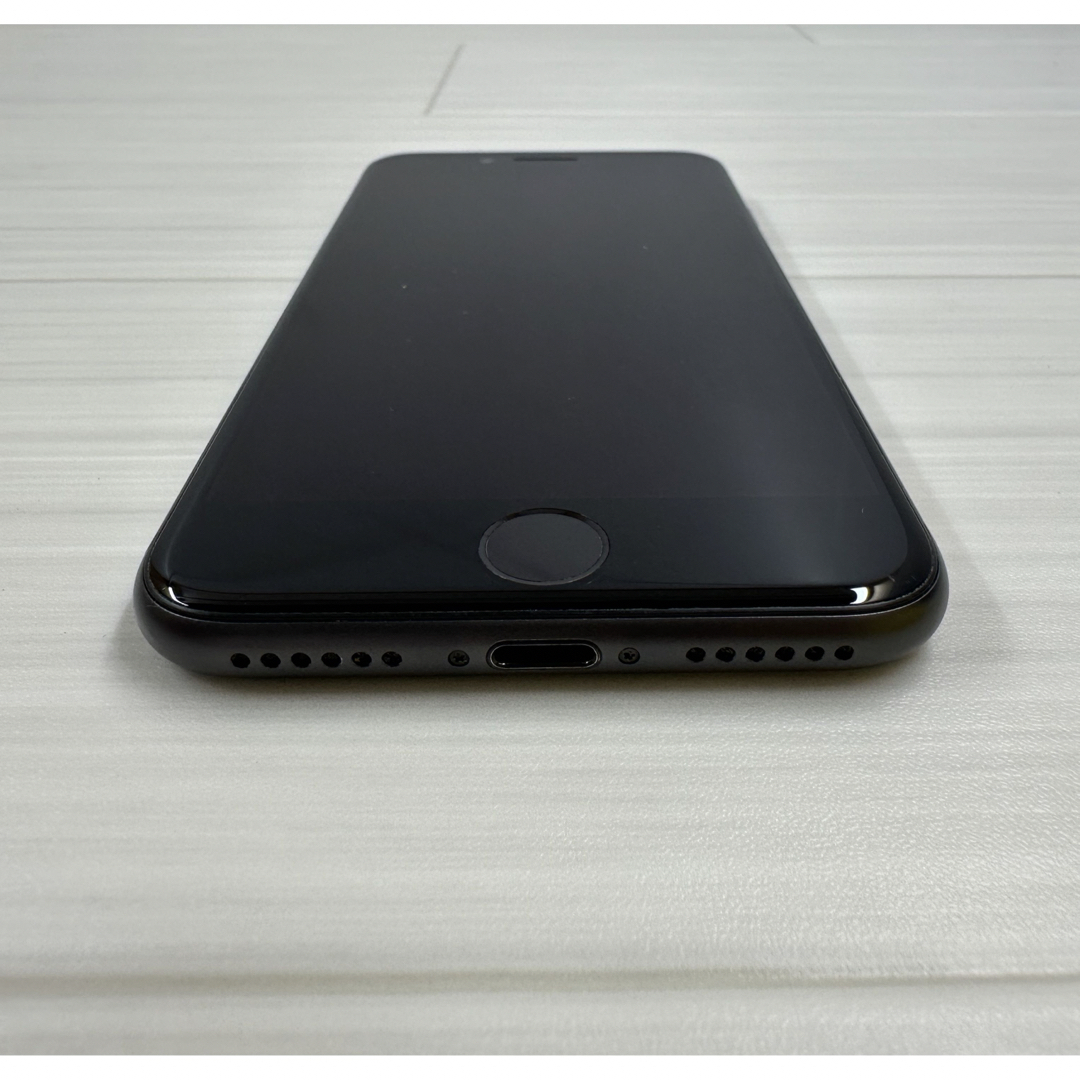 iPhone(アイフォーン)のiPhone8 スペースグレイ64GB  SIMフリー 動作確認済み スマホ/家電/カメラのスマートフォン/携帯電話(スマートフォン本体)の商品写真