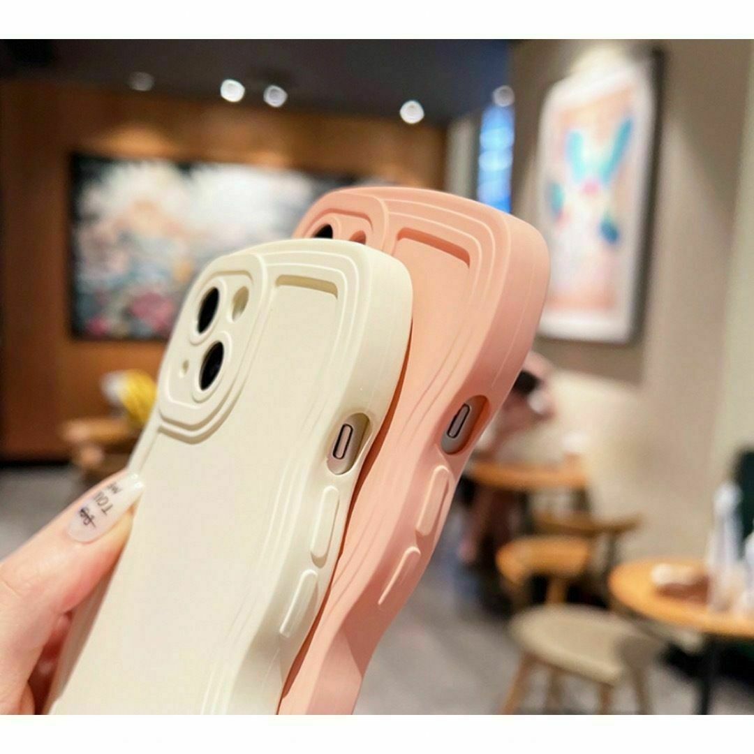 ラスト１点　iPhone11 スマホケース うねうね 波 もこもこ なみなみ スマホ/家電/カメラのスマホアクセサリー(iPhoneケース)の商品写真