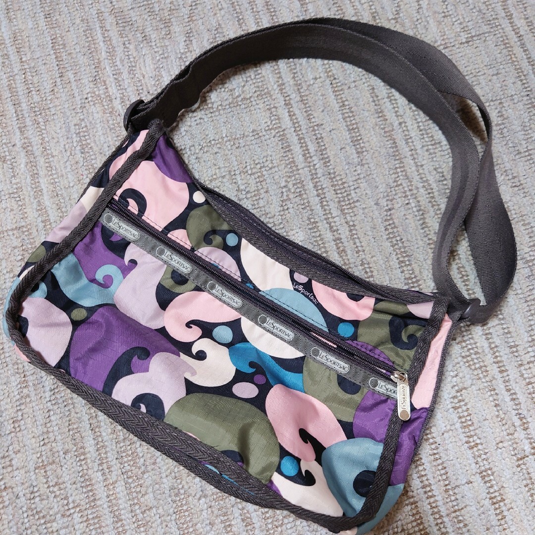 LeSportsac(レスポートサック)のlesportsac レスポートサック classic hobo swirl レディースのバッグ(ショルダーバッグ)の商品写真