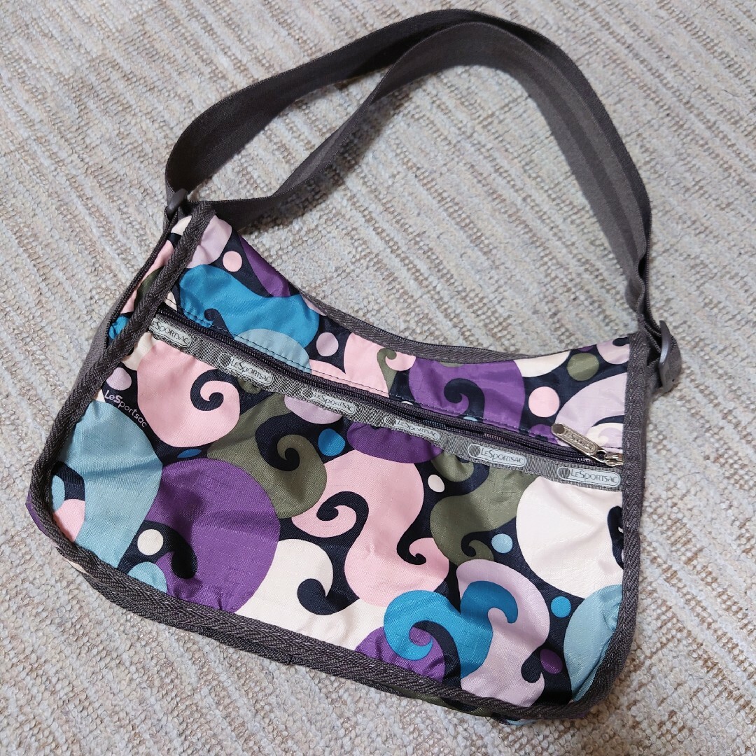 LeSportsac(レスポートサック)のlesportsac レスポートサック classic hobo swirl レディースのバッグ(ショルダーバッグ)の商品写真