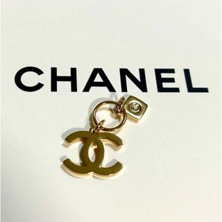 シャネル(CHANEL)のCHANEL　ホリデー限定  CCロゴ　チャーム  ノベリティー(チャーム)