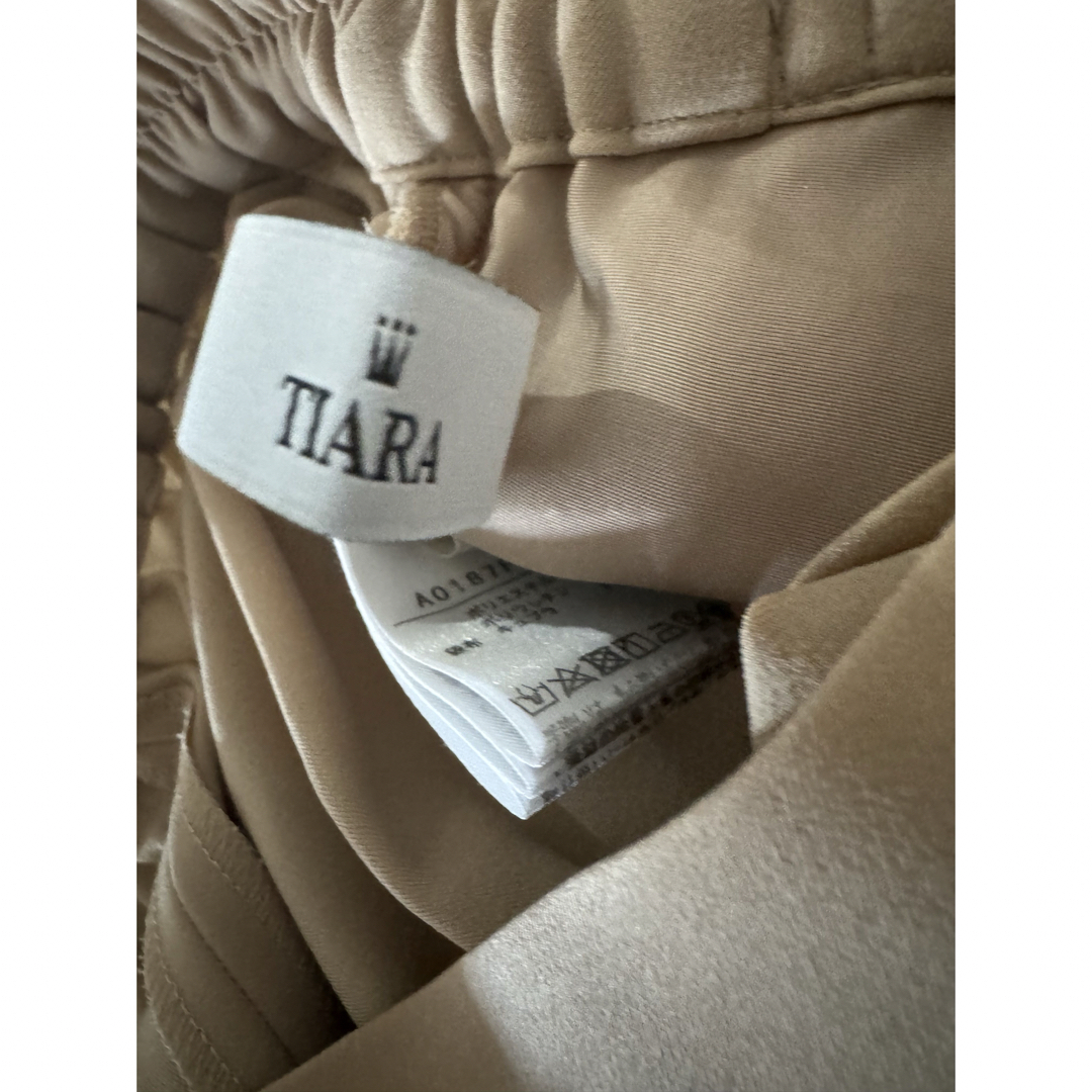 tiara(ティアラ)のTIARA パンツ レディースのパンツ(カジュアルパンツ)の商品写真