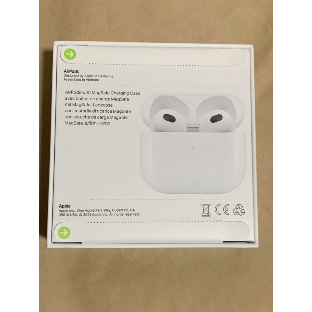 Apple(アップル)の未開封★Apple AirPods 第3世代★エアポッズ★MME73J/A＿Ｘ スマホ/家電/カメラのオーディオ機器(ヘッドフォン/イヤフォン)の商品写真