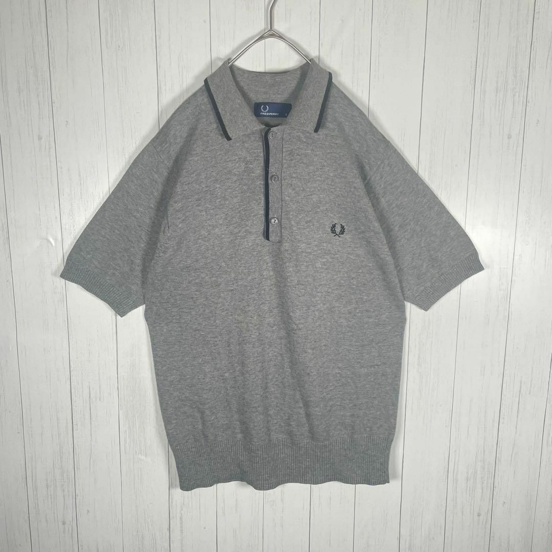 FRED PERRY(フレッドペリー)の[S古着]フレッドペリー　半袖　ポロニット　ワンポイント刺繍　シンプル　グレー メンズのトップス(ポロシャツ)の商品写真