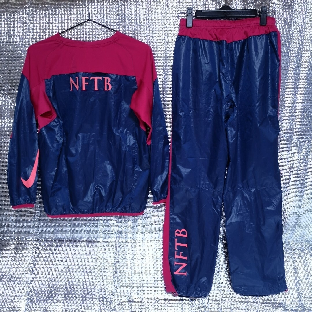 NIKE(ナイキ)のサッカー部　ナイキ　ピステ　ネイビー✕レッド M スポーツ/アウトドアのサッカー/フットサル(ウェア)の商品写真