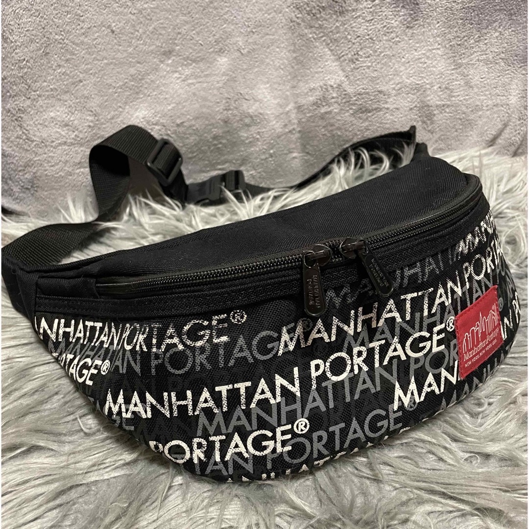 Manhattan Portage(マンハッタンポーテージ)のManhattan Portage プリントボディバッグ メンズのバッグ(ボディーバッグ)の商品写真