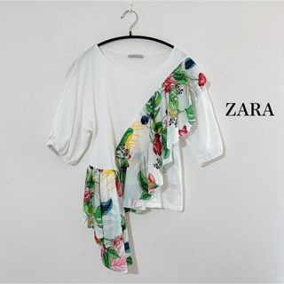 ザラ(ZARA)のZARA 花柄 ボタニカル アシメトリー 半袖 トップス ホワイト お洒落(Tシャツ(半袖/袖なし))