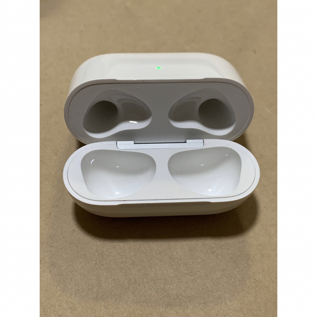 Apple(アップル)の★純正★Apple AirPods 第3世代★エアポッズ★MPNY3J/A＿X1 スマホ/家電/カメラのオーディオ機器(ヘッドフォン/イヤフォン)の商品写真