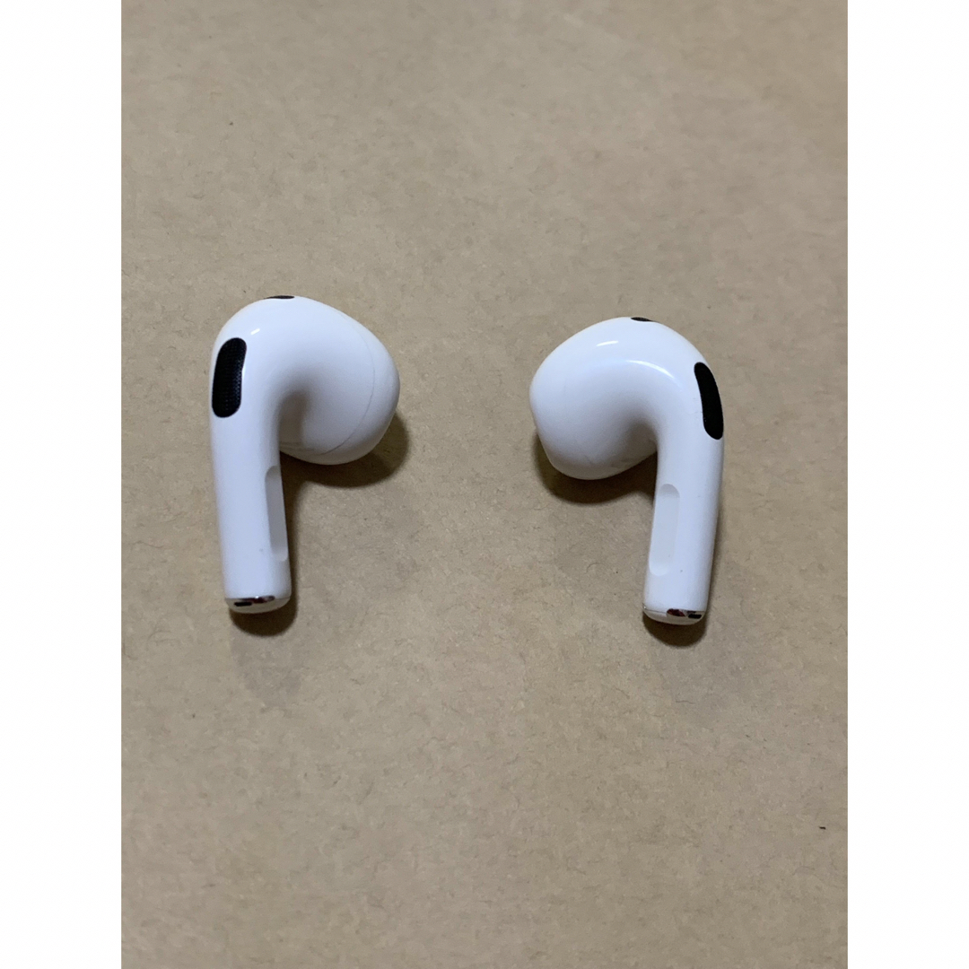 Apple(アップル)の★純正★Apple AirPods 第3世代★エアポッズ★MPNY3J/A＿X1 スマホ/家電/カメラのオーディオ機器(ヘッドフォン/イヤフォン)の商品写真