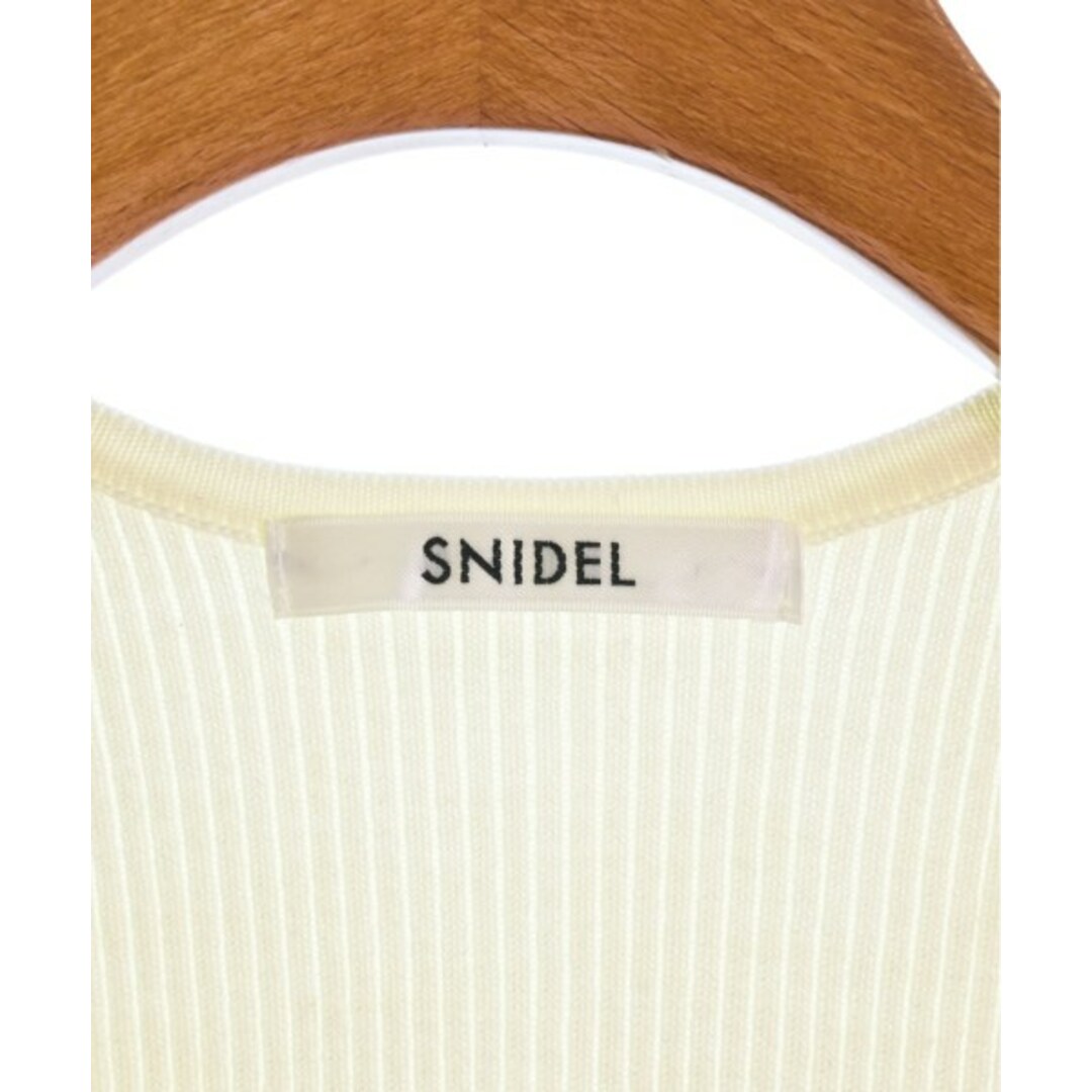 SNIDEL(スナイデル)のSNIDEL スナイデル ニット・セーター F アイボリー 【古着】【中古】 レディースのトップス(ニット/セーター)の商品写真