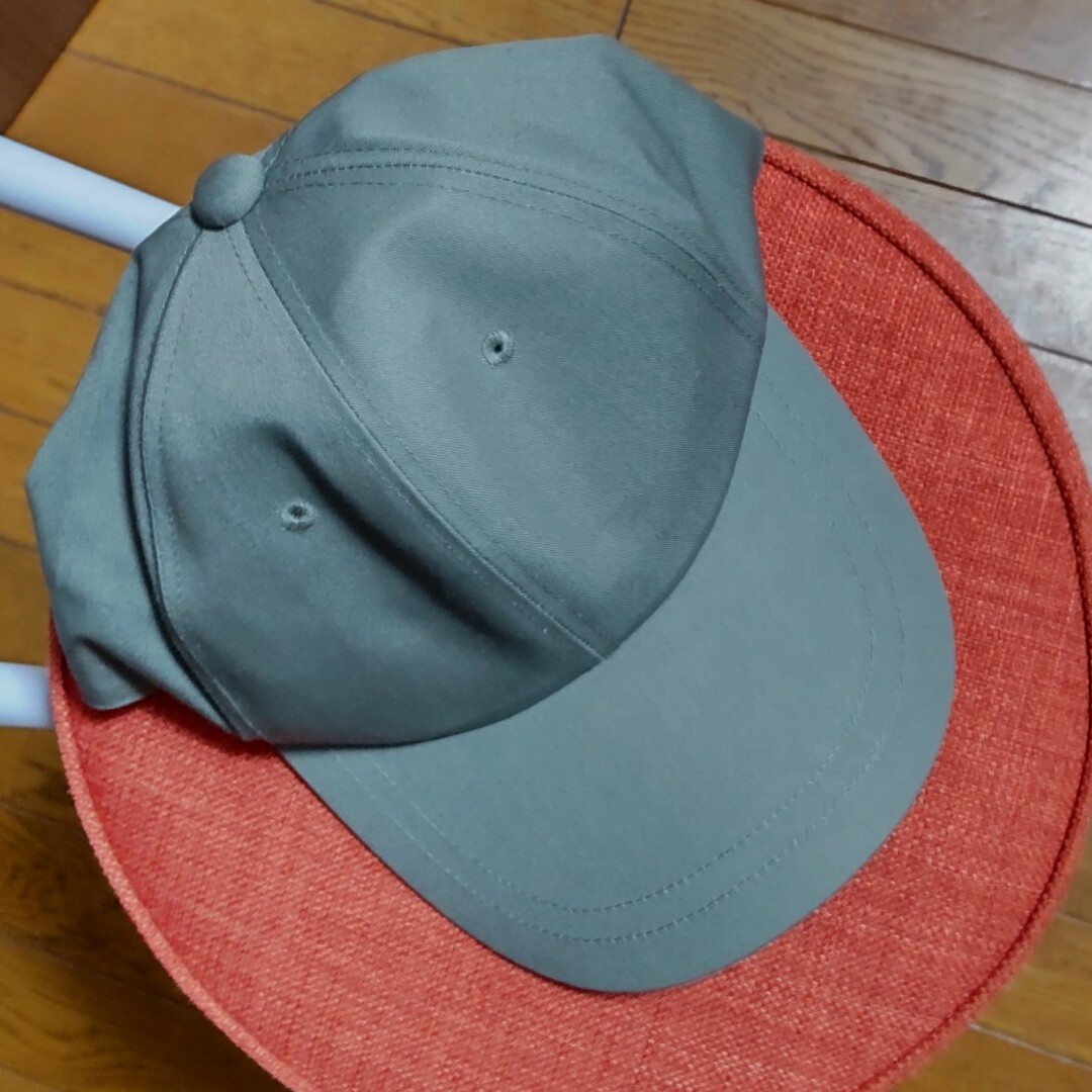 無地キャップ　スナップバック　COLOR  グレー メンズの帽子(キャップ)の商品写真
