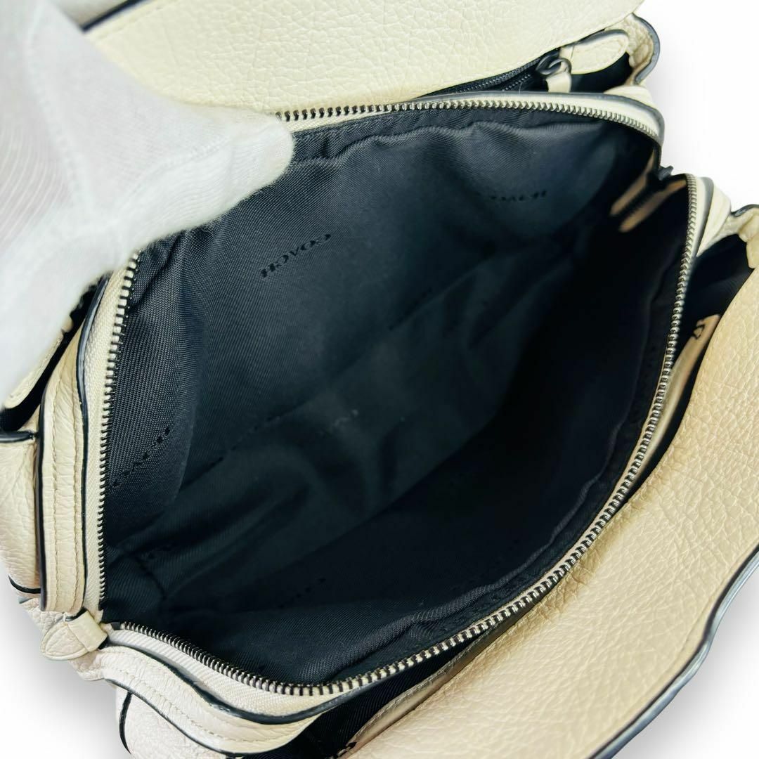 COACH(コーチ)の美品　コーチ　ミニバッグ　マーサーサッチェル　ターンロック　レザー　ホワイト レディースのバッグ(ハンドバッグ)の商品写真