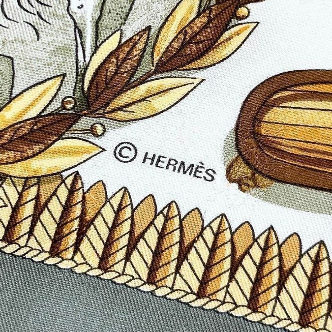 Hermes(エルメス)の☆HERMES エルメス カレ90 シルクスカーフ ナポレオン グレー レディースのファッション小物(バンダナ/スカーフ)の商品写真