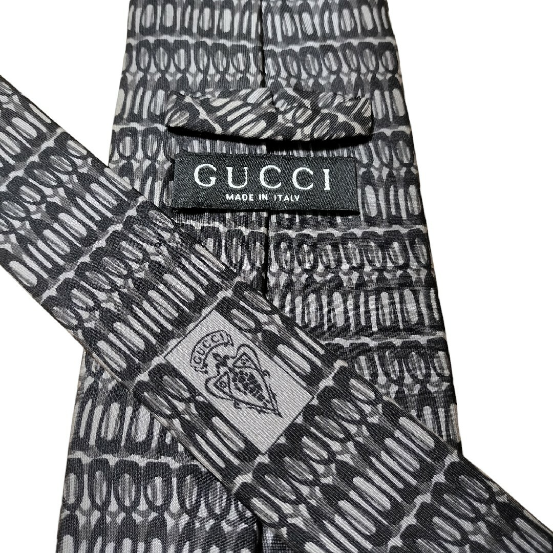 Gucci(グッチ)の★GUCCI★　グッチ　ブラック系　総柄　イタリア製 メンズのファッション小物(ネクタイ)の商品写真