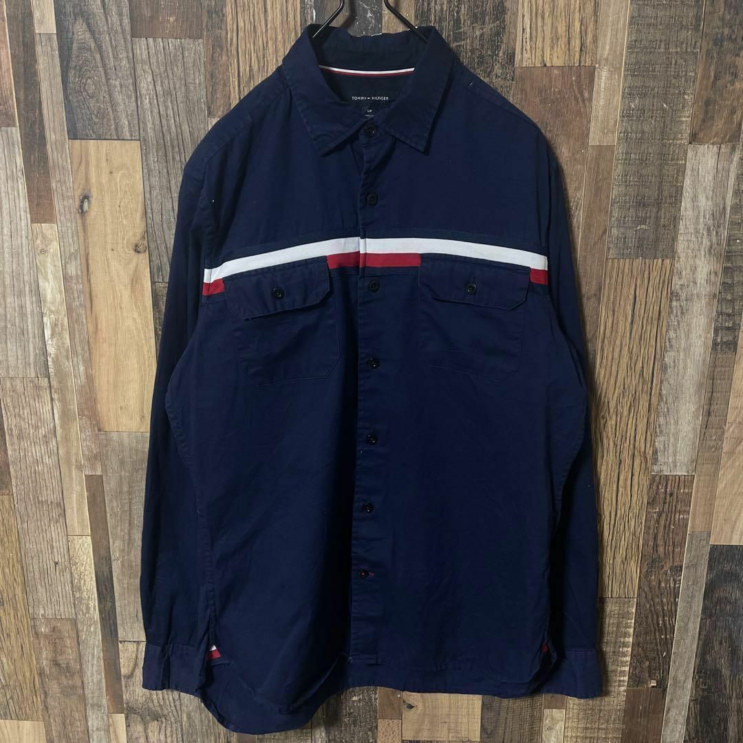 TOMMY HILFIGER(トミーヒルフィガー)のトミーヒルフィガー S ネイビー ロゴ メンズ シャツ USA古着 90s 長袖 メンズのトップス(シャツ)の商品写真