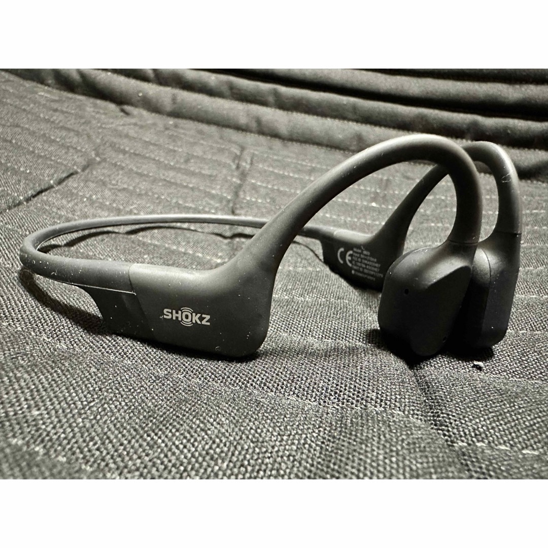 AFTERSHOKZ(アフターショックス)の【購入半年】 SHOKZ 骨伝導イヤホン OPENRUN MINI BLACK スマホ/家電/カメラのオーディオ機器(ヘッドフォン/イヤフォン)の商品写真