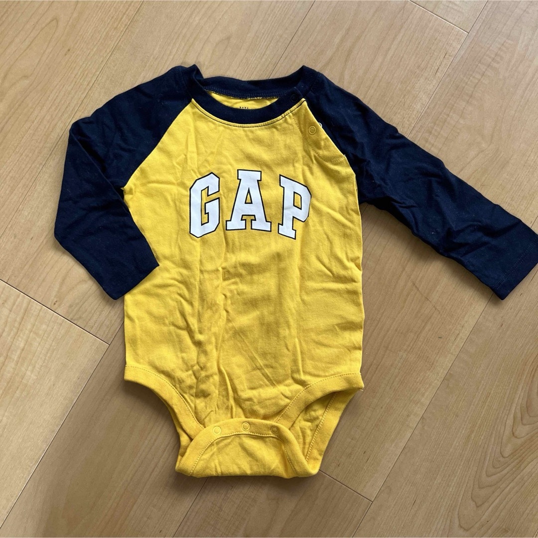 babyGAP(ベビーギャップ)のGAP babygap ロンパース gapロゴ 6-12months キッズ/ベビー/マタニティのベビー服(~85cm)(ロンパース)の商品写真