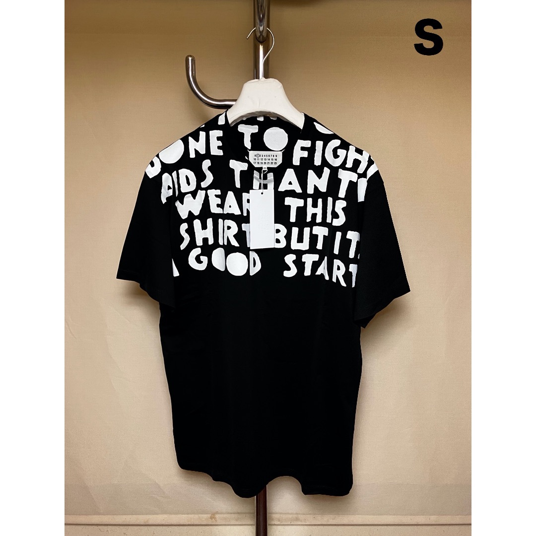 Maison Martin Margiela(マルタンマルジェラ)の新品 S マルジェラ 21ss エイズ Tシャツ カットソー 黒白 5449 メンズのトップス(Tシャツ/カットソー(半袖/袖なし))の商品写真