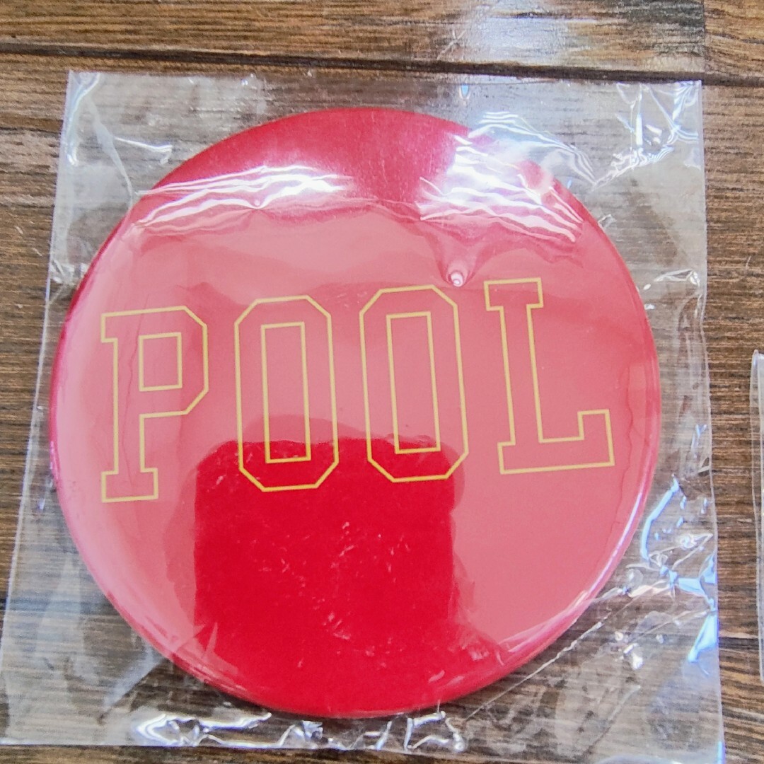 未開封the pool Aoyama缶バッチ2個セット メンズのファッション小物(その他)の商品写真