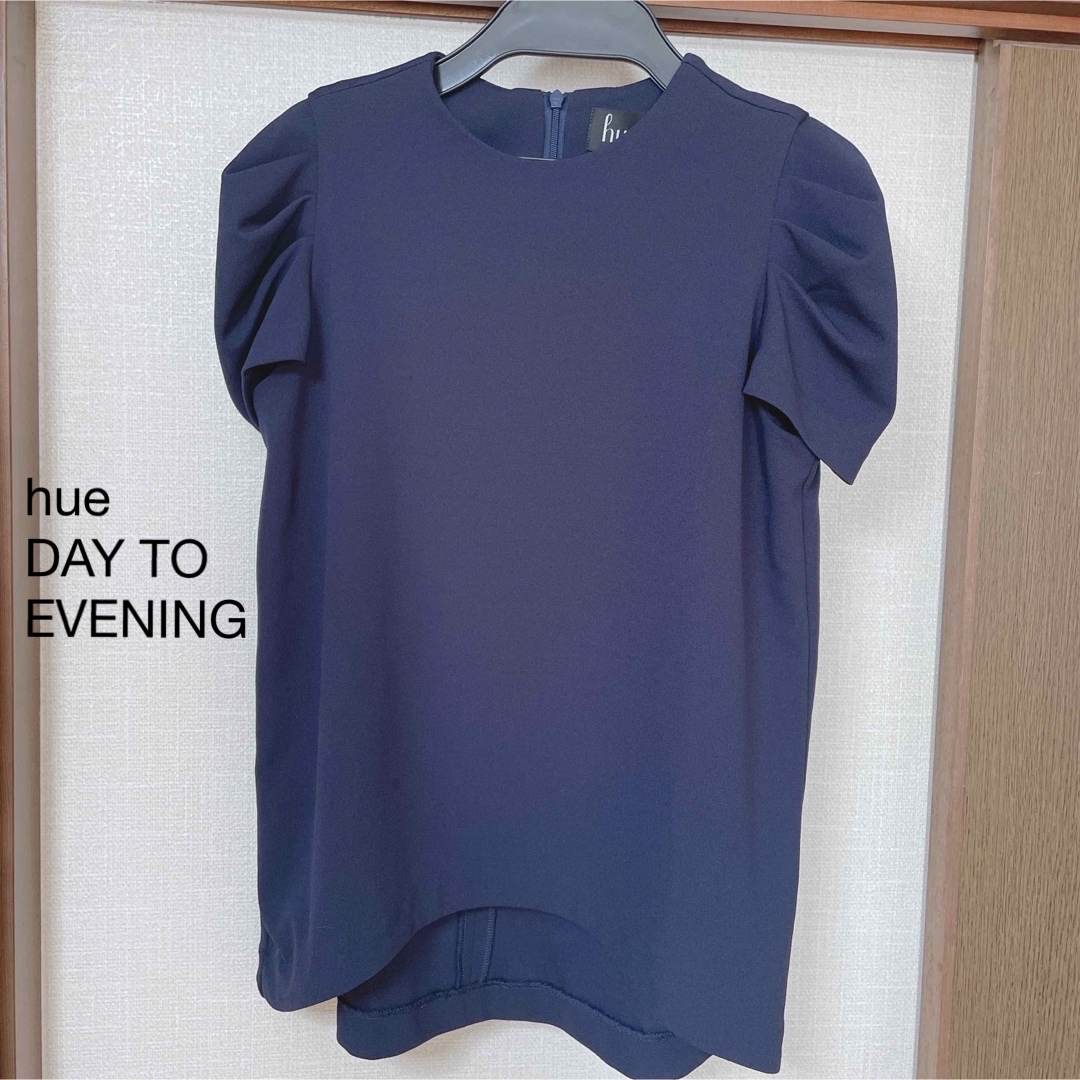 hue day to evening ♡ パフカップスリーブブラウス　ネイビー レディースのトップス(シャツ/ブラウス(長袖/七分))の商品写真